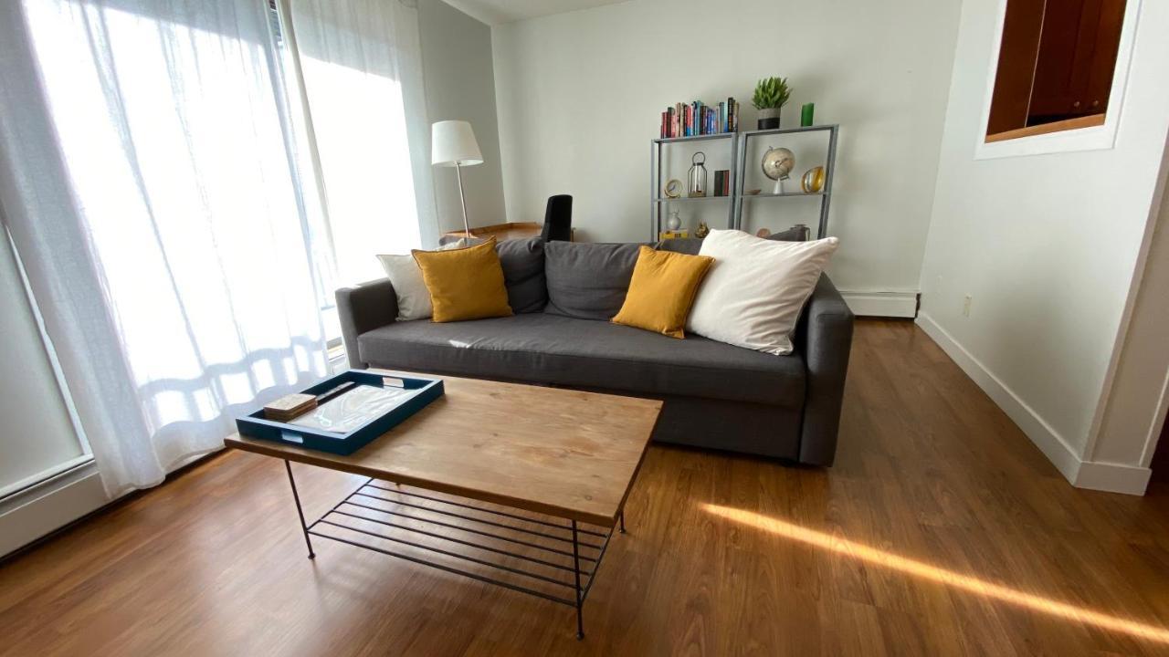 Cozy 2-Bedroom Condo Near Downtown, With Laundry, Parking, Balcony YYC Exterior foto